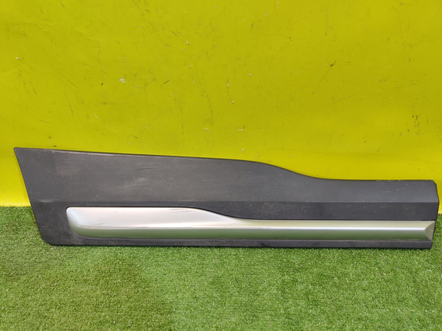 Geely  Atlas 2016  для Накладка двери задней правой