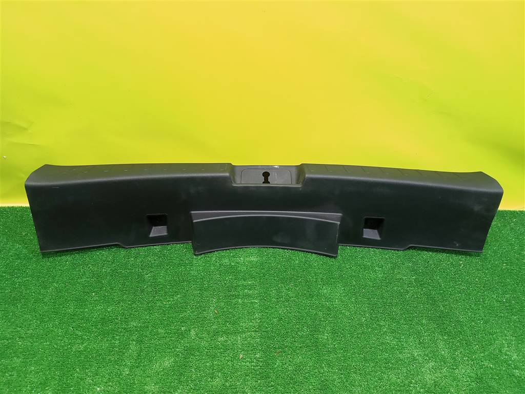 Haval (Хавал) Jolion 2020 для Накладка замка багажника