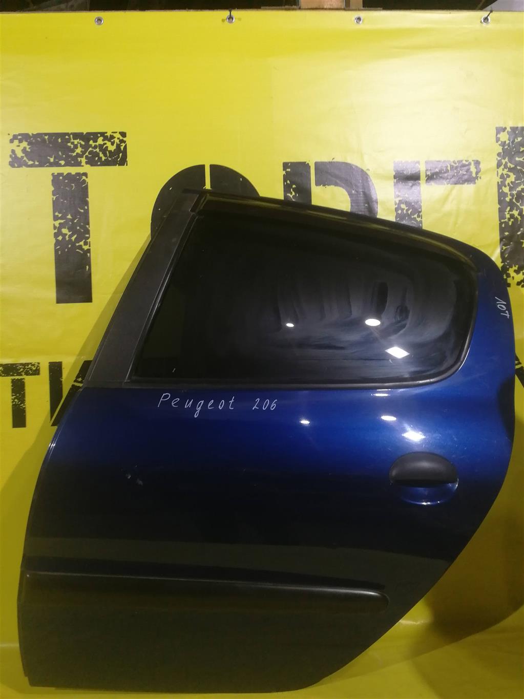Peugeot 206 1998 для Дверь задняя левая