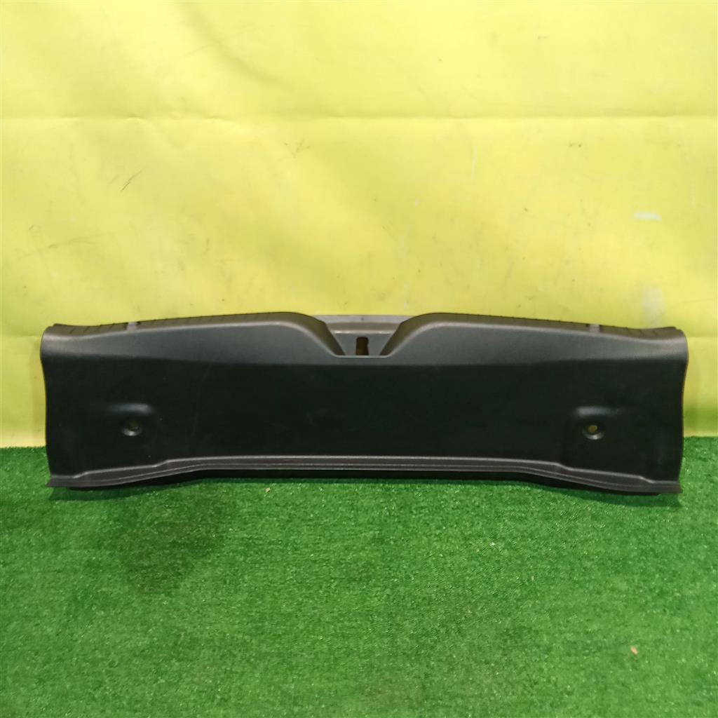 MERСEDES BENZ C-Class (W205) 2013 для Накладка замка багажника