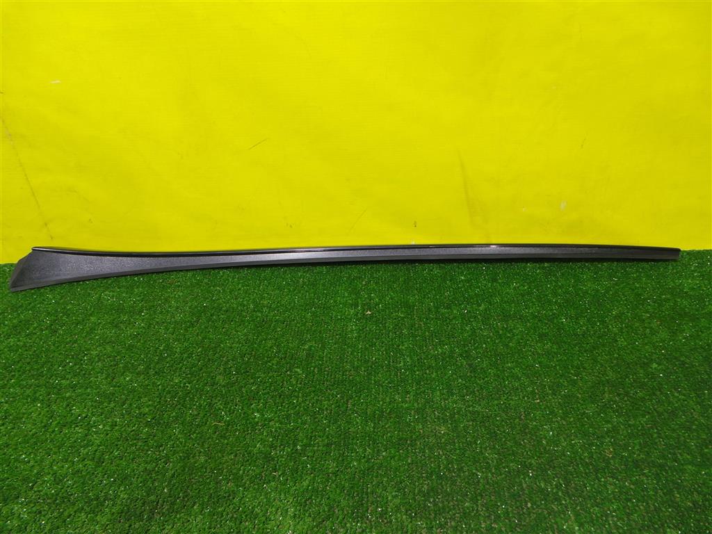 Hyundai Santa Fe (DM) 2012 для Молдинг лобового стекла правый