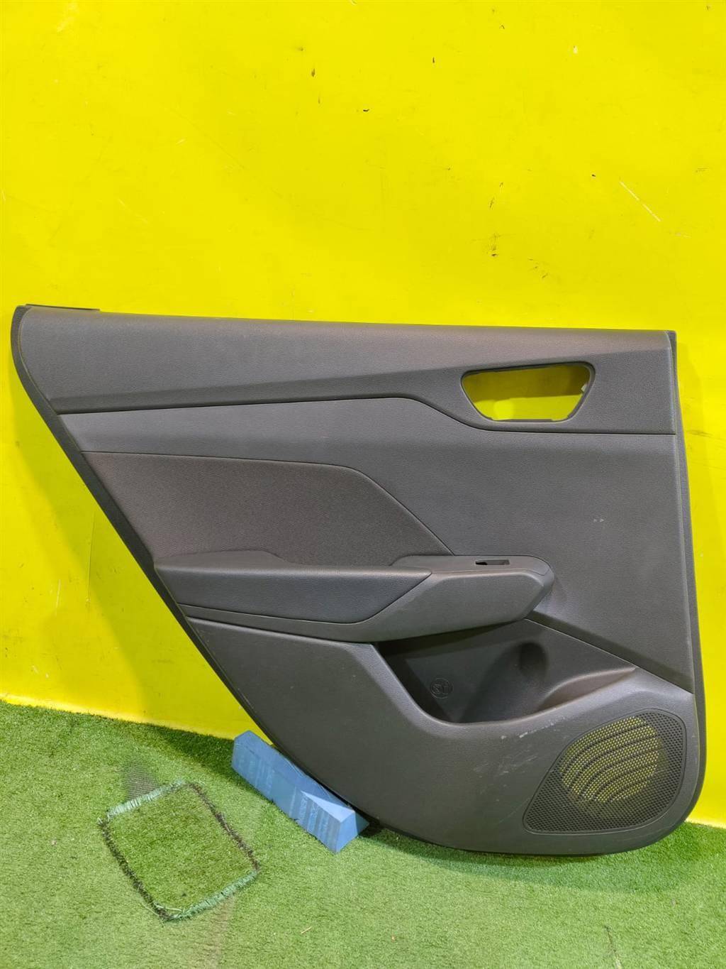 Hyundai Solaris 2017 для Обшивка двери задней левой