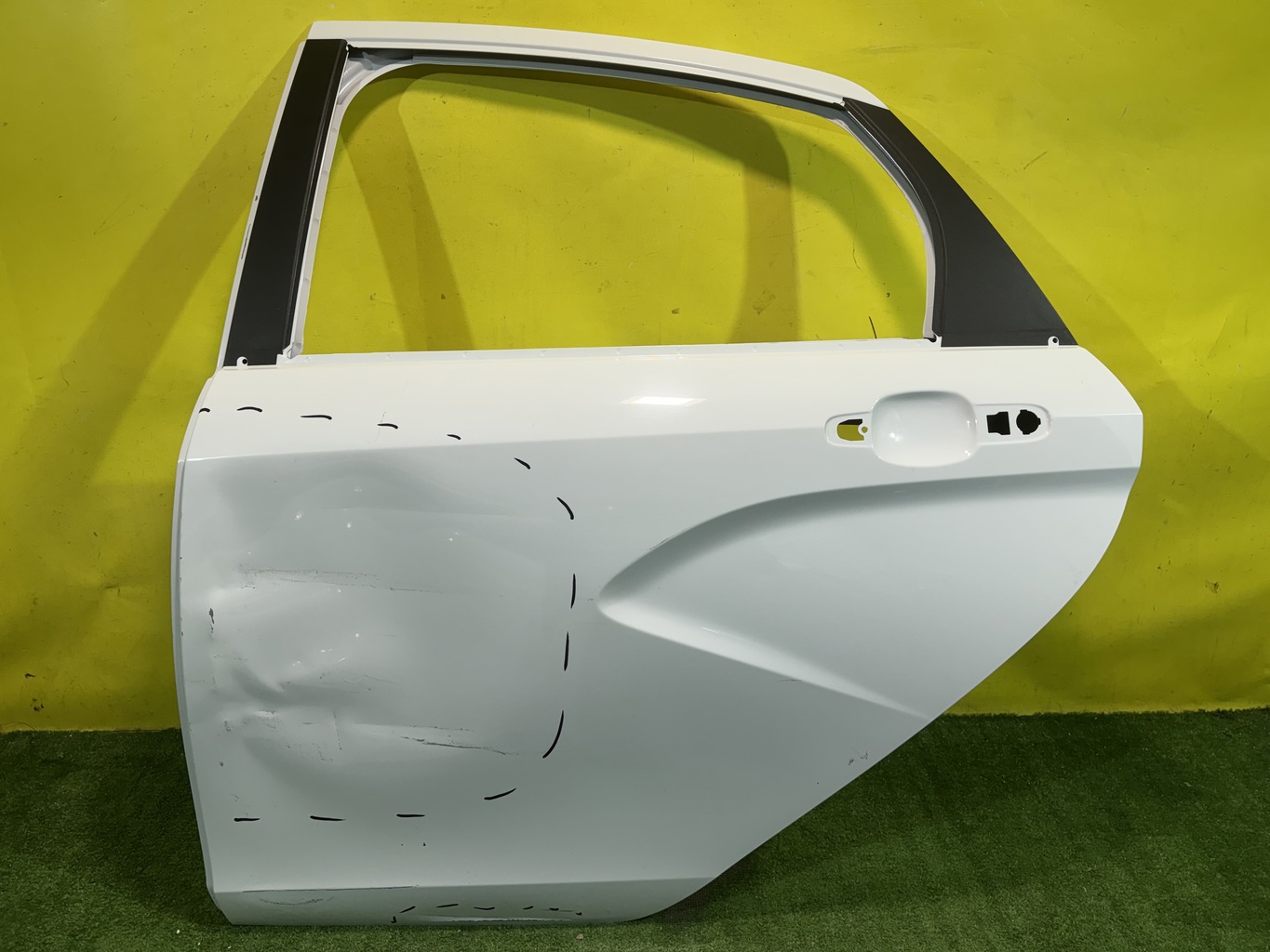 Lada Vesta 2015- для Дверь задняя левая