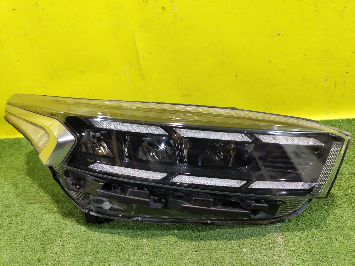 Kia Cerato 4 BD 2021 для Фара правая LED