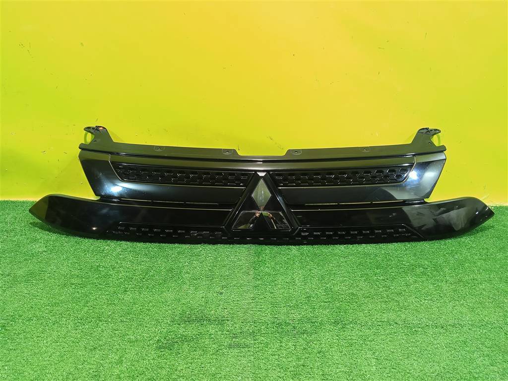 Mitsubishi Outlander (GF) 2018 для Решетка радиатора