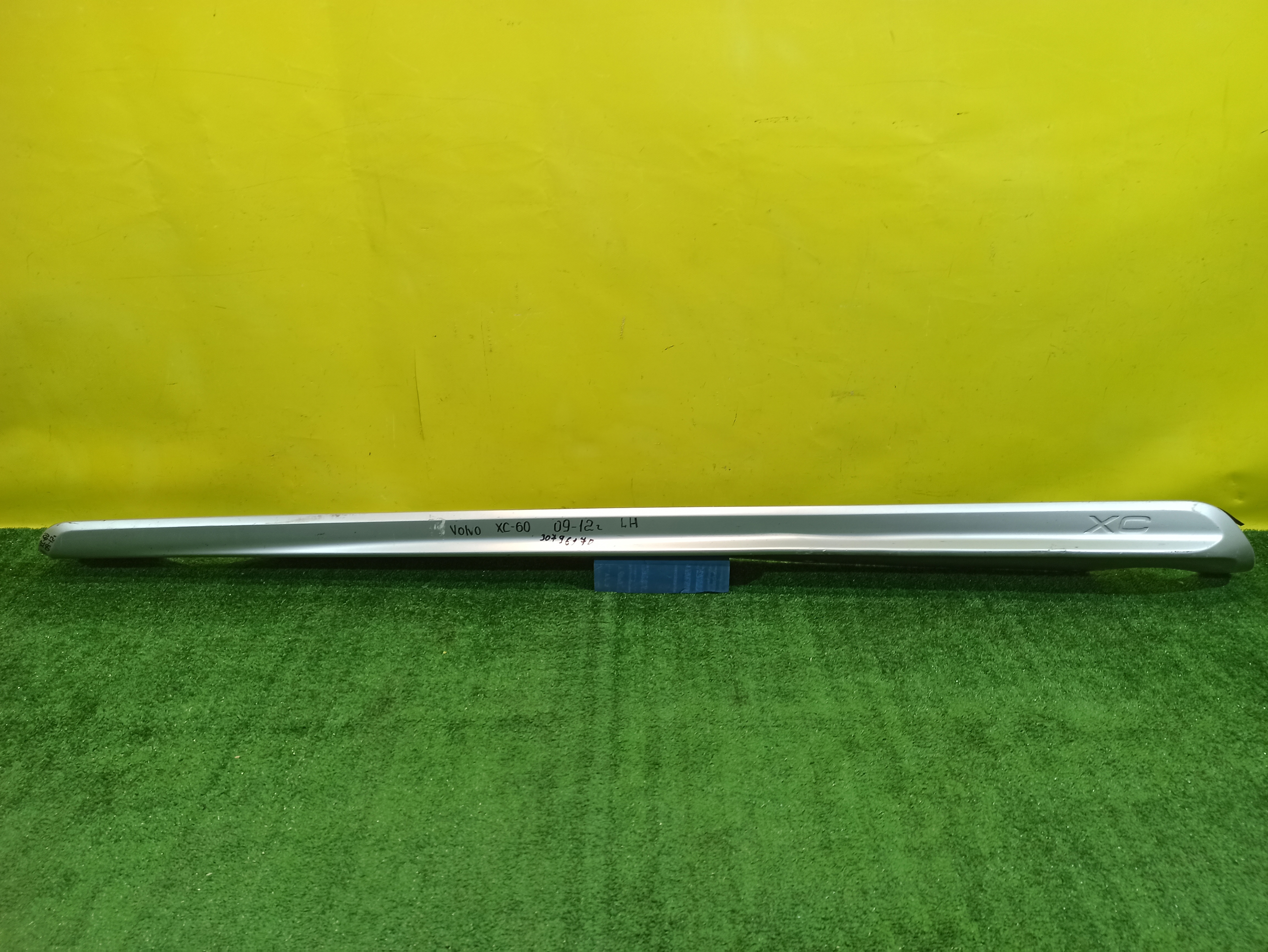 Volvo XC60 2008 для Накладка порога левая