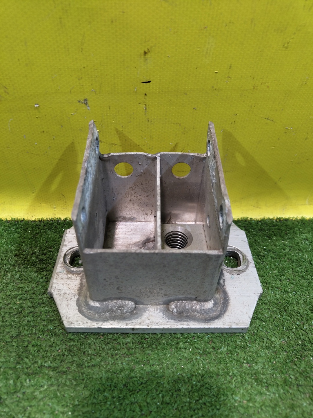 BMW X3 F25 2010 для Кронштейн усилителя заднего бампера правый