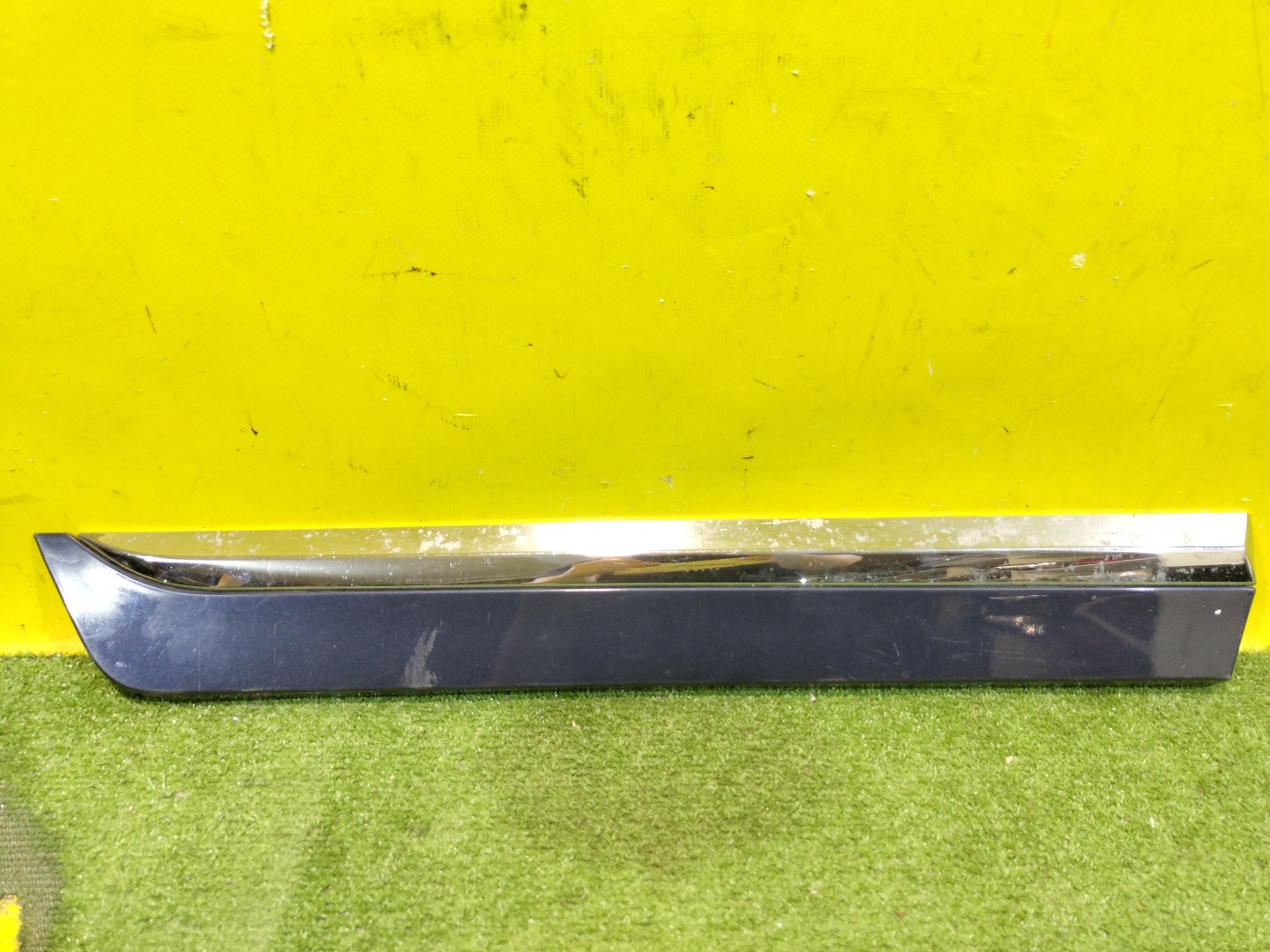 Volvo XC60 2013 для Накладка двери задней правой