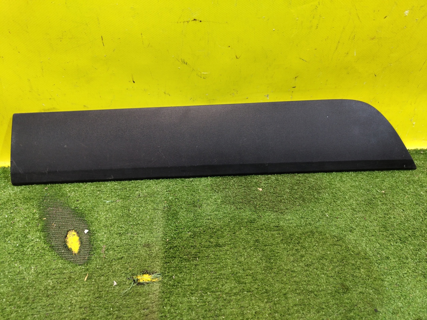 Cadillac SRX 2009 для Накладка двери задней правой