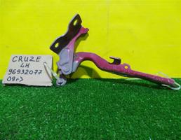 Петля капота левая для Chevrolet Cruze 2009  запчасти бу