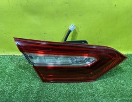 Фонарь задний внутренний левый для Toyota Camry V70 2017  запчасти бу