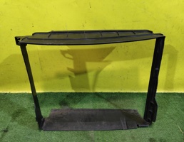 Дефлектор радиатора для Renault Kaptur 2016  запчасти бу