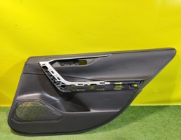 Обшивка двери задней правой для Toyota RAV4 2018  запчасти бу