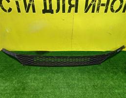 Решетка в бампер центральная для Kia Cerato 3 YD 2013  запчасти бу