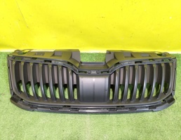 Решетка радиатора для Skoda Octavia A7 2016  запчасти бу