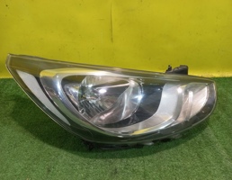Фара правая для Hyundai Solaris 2010  запчасти бу
