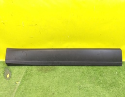 Накладка двери передней левой для Jaguar E-Pace 2017  запчасти бу