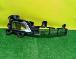 Решетка в бампер правая для Toyota Land Cruiser (200) 2015>  запчасти бу
