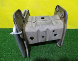 Кронштейн усилителя переднего бампера правый для Chevrolet Captiva (C100) 2006  запчасти бу