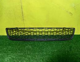 Решетка в бампер центральная для Chevrolet Cruze 2009  запчасти бу