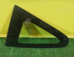 Стекло кузовное глухое левое для Nissan Qashqai (J10) 2006  запчасти бу