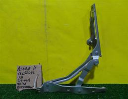 Петля крышки багажника правая для Opel Astra H 2004  запчасти бу