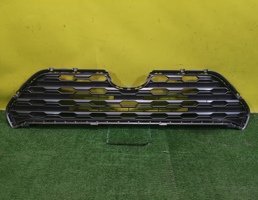 Решетка радиатора для Toyota RAV4 2018  запчасти бу