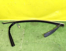 Уплотнитель стекла двери передней левой для Chery Exeed TXL 2019  запчасти бу