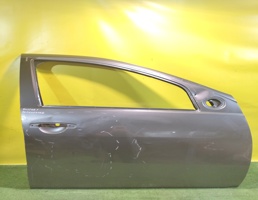 Дверь передняя правая для Renault Duster 2010  запчасти бу