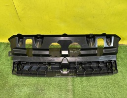 Кронштейн заднего бампера центральный для BMW X5 G05 2018  запчасти бу