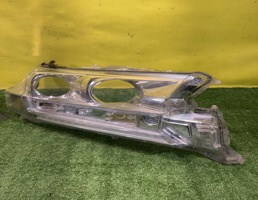 Стекло фары правой для Toyota Land Cruiser (200) 2015>  запчасти бу