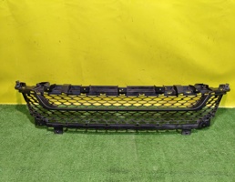 Решетка в бампер нижняя для Lada Largus 2021-  запчасти бу