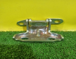 Петля двери задней левой верхняя для МОСКВИЧ 3 2022  запчасти бу