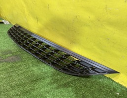 Решетка в бампер центральная для Opel Astra J 2010  запчасти бу