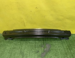 Усилитель переднего бампера для Lada Vesta 2015-  запчасти бу