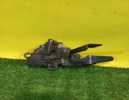 Замок капота для Toyota Corolla E18 2013  запчасти бу