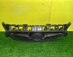 Решетка радиатора для Hyundai Solaris 2010  запчасти бу