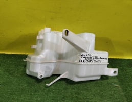Бачок омывателя лобового стекла для Toyota Camry V70 2017  запчасти бу