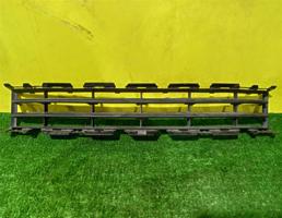 Решетка в бампер центральная для Renault Megane II 2002  запчасти бу