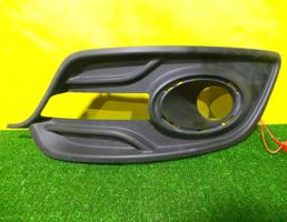 Решетка в бампер левая для Renault Megane III 2009  запчасти бу