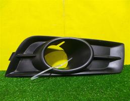 Решетка в бампер правая для Chevrolet Cruze 2009  запчасти бу