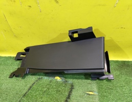 Дефлектор радиатора для Renault Kaptur 2016  запчасти бу