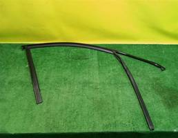 Уплотнитель двери для Audi Q7 (4M) 2015  запчасти бу