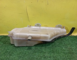 Бачок расширительный для Toyota Land Cruiser (200) 2007  запчасти бу