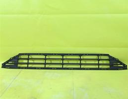 Решетка в бампер центральная для Volvo XC60 2017  запчасти бу