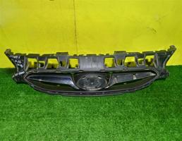 Решетка радиатора для Hyundai Solaris 2010  запчасти бу