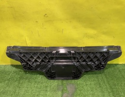 Кронштейн заднего бампера центральный для Audi Q7 (4M) 2015  запчасти бу