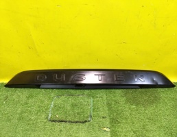 Накладка двери багажника для Renault Duster 2020  запчасти бу