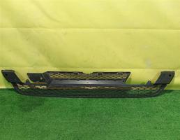 Решетка в бампер центральная для Land Rover Range Rover Evoque L538 2011  запчасти бу