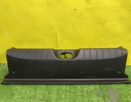 Накладка замка багажника для Lada Vesta 2015-  запчасти бу